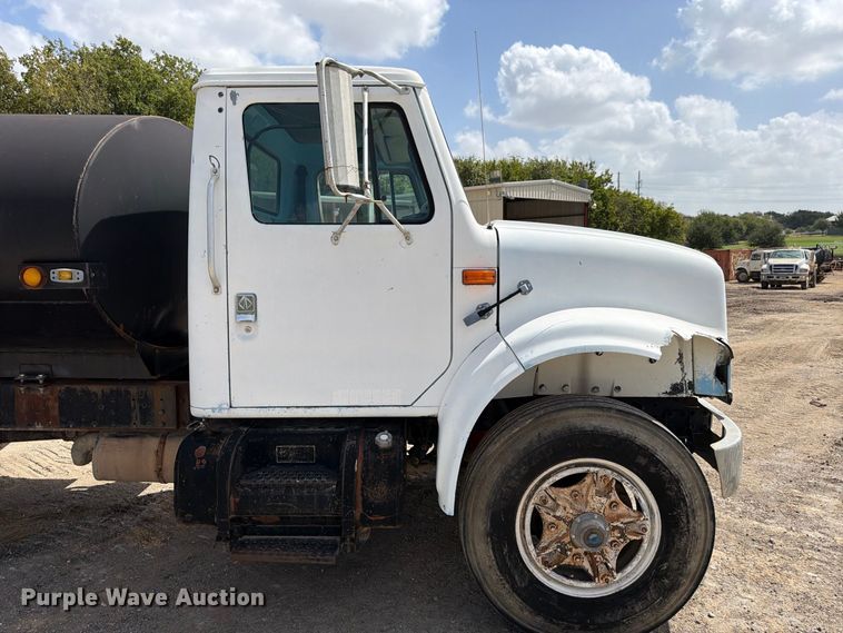 image for item FB8335 1997 International 4700 water truck