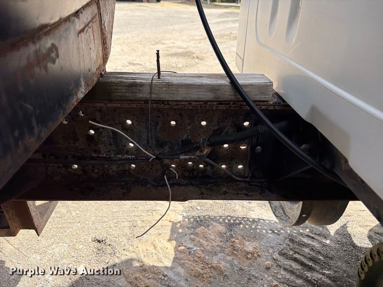 image for item FB8335 1997 International 4700 water truck