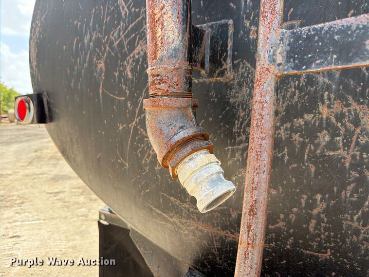image for item FB8335 1997 International 4700 water truck