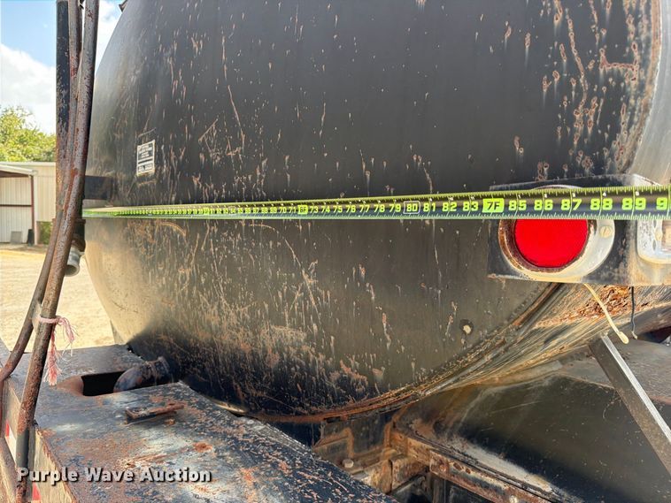 image for item FB8335 1997 International 4700 water truck