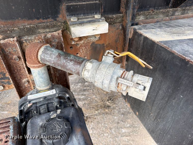 image for item FB8335 1997 International 4700 water truck