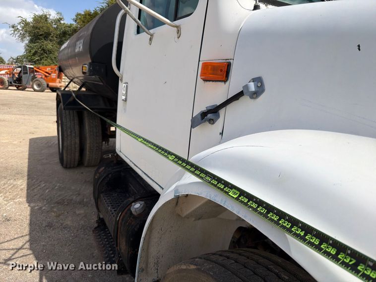 image for item FB8335 1997 International 4700 water truck