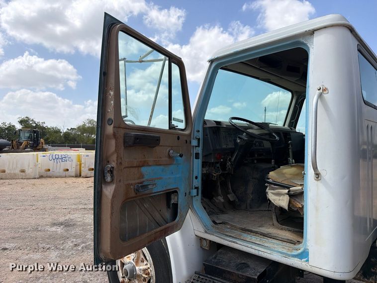 image for item FB8335 1997 International 4700 water truck