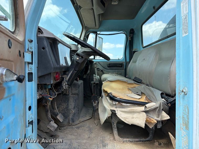 image for item FB8335 1997 International 4700 water truck