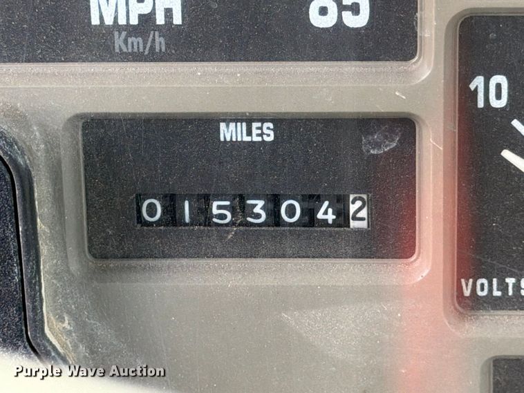 image for item FB8335 1997 International 4700 water truck