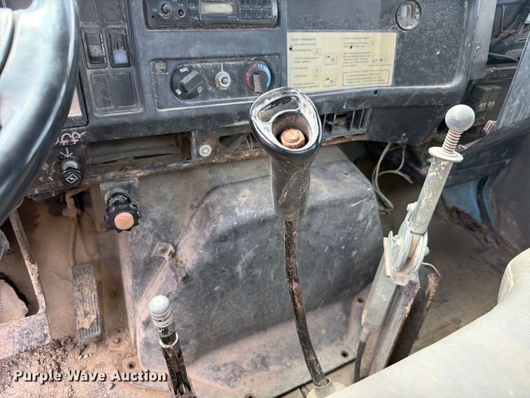 image for item FB8335 1997 International 4700 water truck