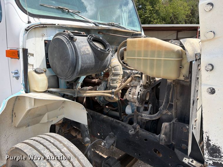 image for item FB8335 1997 International 4700 water truck
