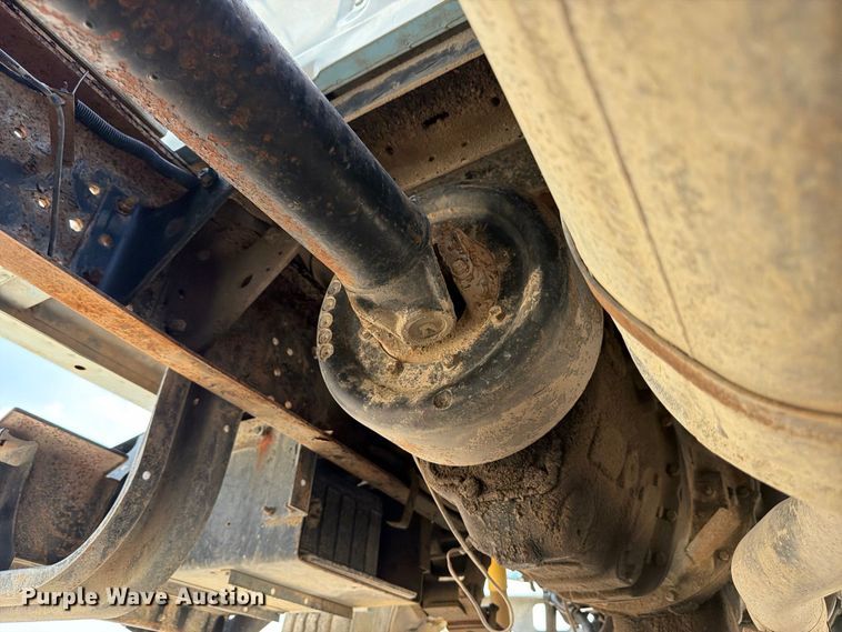 image for item FB8335 1997 International 4700 water truck
