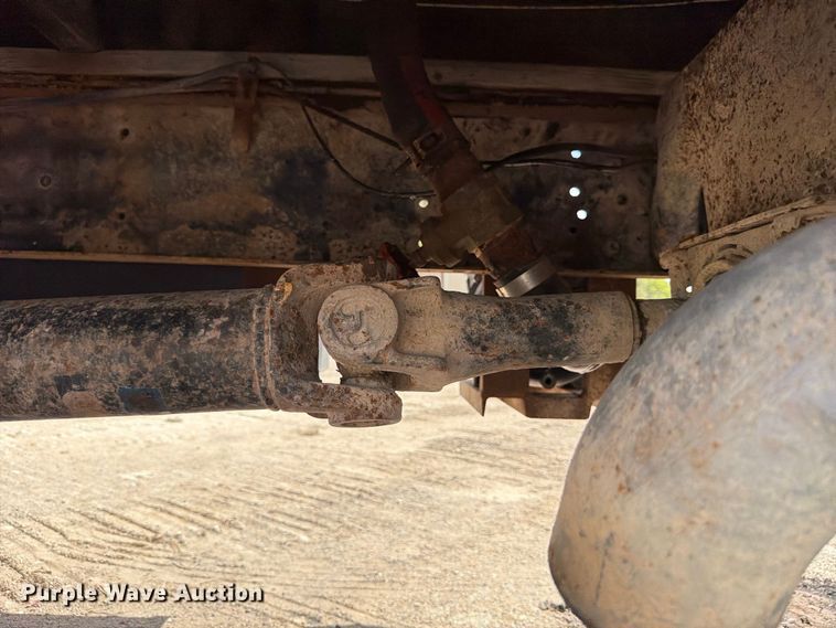 image for item FB8335 1997 International 4700 water truck