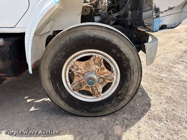 image for item FB8335 1997 International 4700 water truck