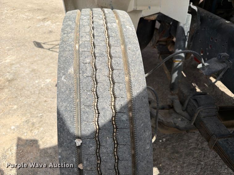 image for item FB8335 1997 International 4700 water truck