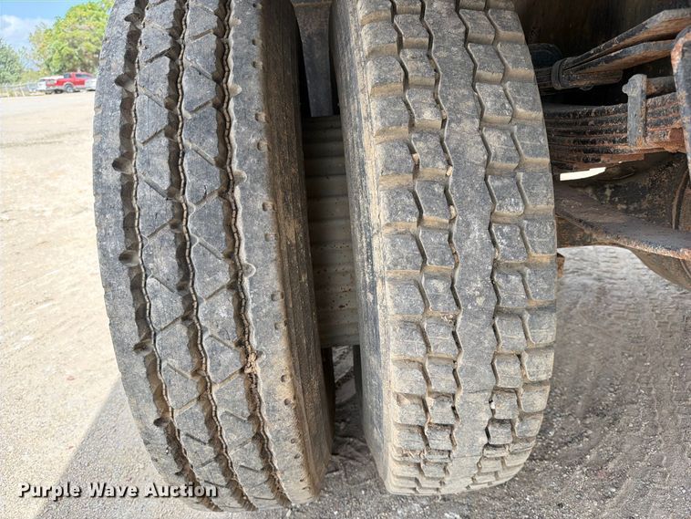 image for item FB8335 1997 International 4700 water truck