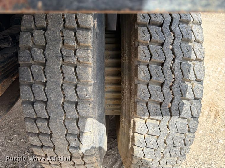 image for item FB8335 1997 International 4700 water truck