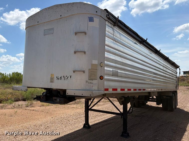 2008 Travis 39FT. T/102 grain trailer