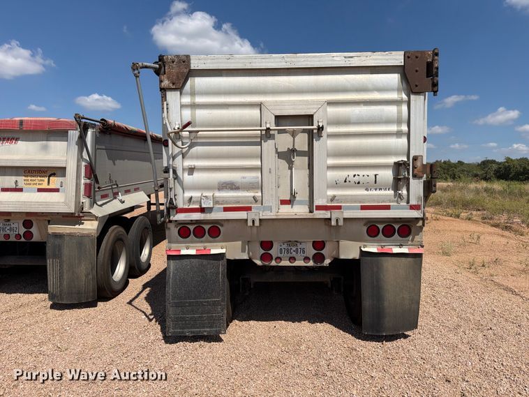 image for item FB8339 2008 Travis 39FT. T/102 grain trailer