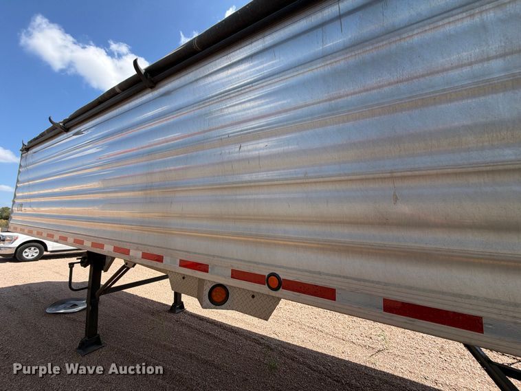 image for item FB8339 2008 Travis 39FT. T/102 grain trailer