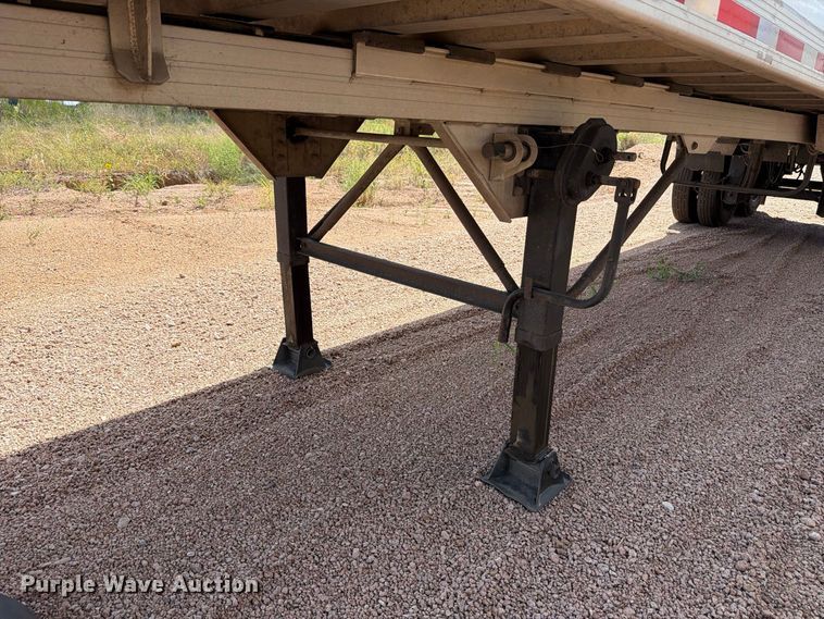 image for item FB8339 2008 Travis 39FT. T/102 grain trailer