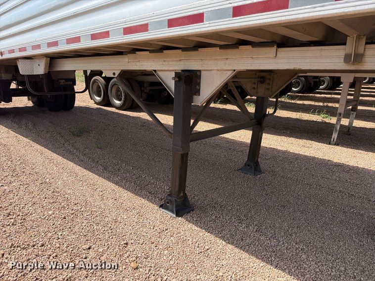 image for item FB8339 2008 Travis 39FT. T/102 grain trailer
