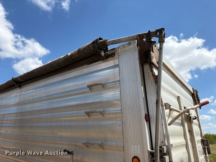 image for item FB8339 2008 Travis 39FT. T/102 grain trailer