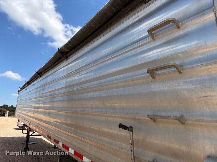 image for item FB8339 2008 Travis 39FT. T/102 grain trailer