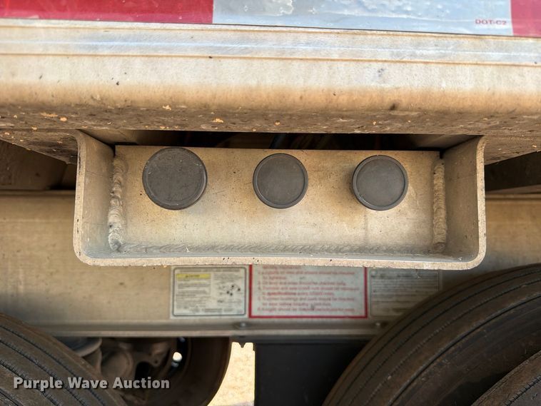 image for item FB8339 2008 Travis 39FT. T/102 grain trailer