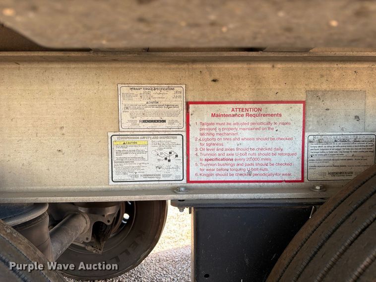 image for item FB8339 2008 Travis 39FT. T/102 grain trailer