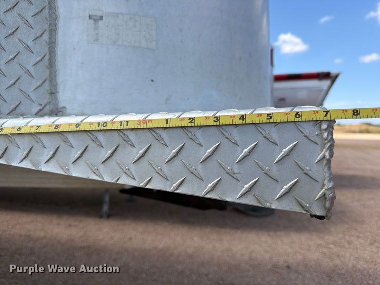 image for item FB8339 2008 Travis 39FT. T/102 grain trailer