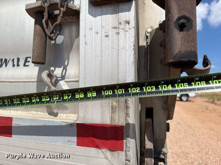 image for item FB8339 2008 Travis 39FT. T/102 grain trailer