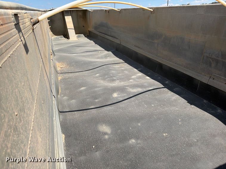 image for item FB8339 2008 Travis 39FT. T/102 grain trailer