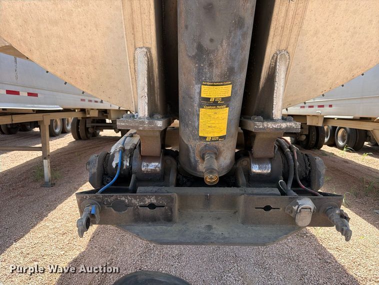 image for item FB8341 2017 Travis 39FT. S/97 end dump trailer