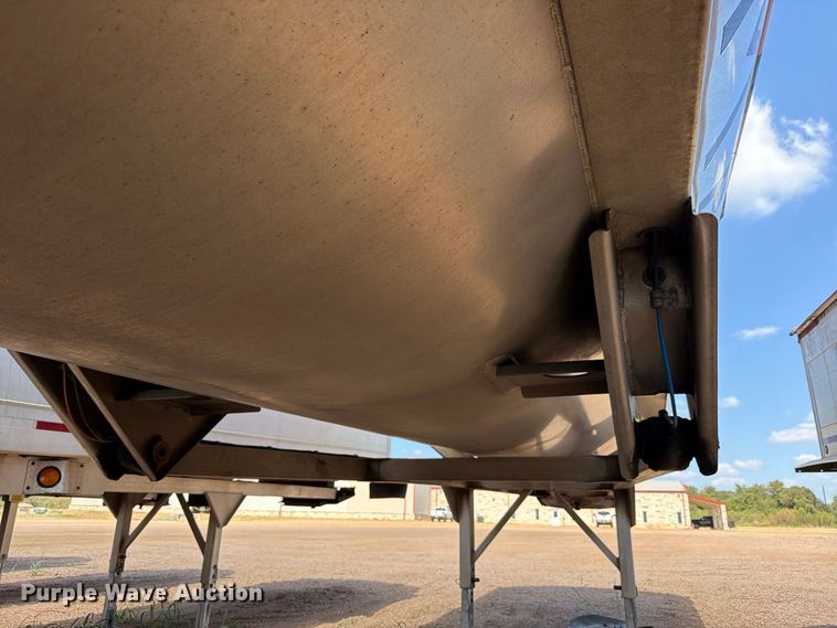 image for item FB8341 2017 Travis 39FT. S/97 end dump trailer