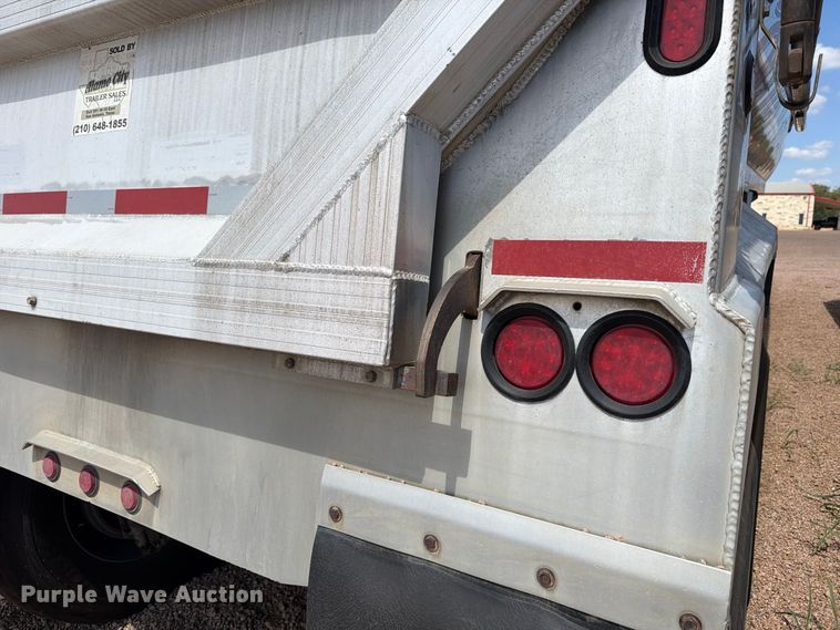 image for item FB8341 2017 Travis 39FT. S/97 end dump trailer