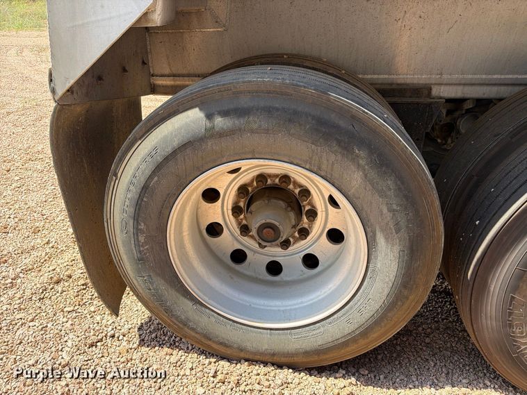 image for item FB8341 2017 Travis 39FT. S/97 end dump trailer