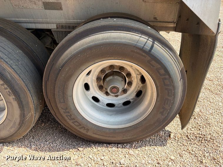 image for item FB8341 2017 Travis 39FT. S/97 end dump trailer