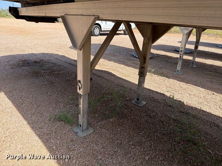 image for item FB8342 2007 Vantage S-85-Lone Star end dump trailer