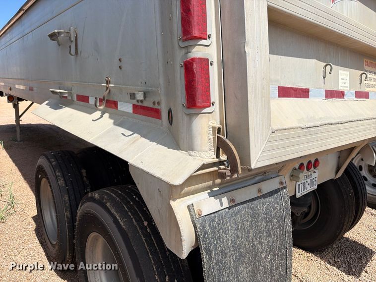 image for item FB8342 2007 Vantage S-85-Lone Star end dump trailer