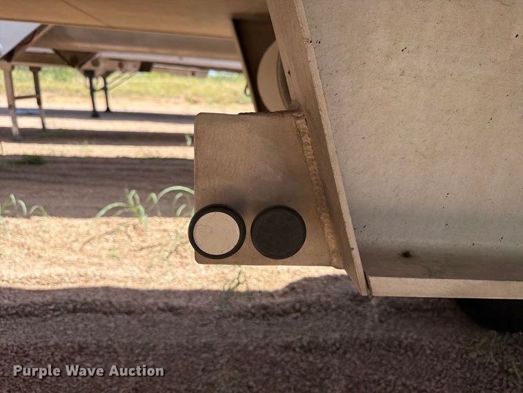 image for item FB8342 2007 Vantage S-85-Lone Star end dump trailer