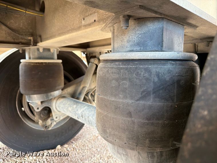 image for item FB8342 2007 Vantage S-85-Lone Star end dump trailer