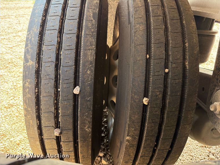image for item FB8342 2007 Vantage S-85-Lone Star end dump trailer