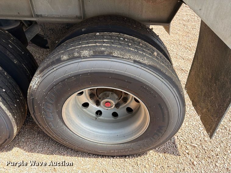image for item FB8342 2007 Vantage S-85-Lone Star end dump trailer