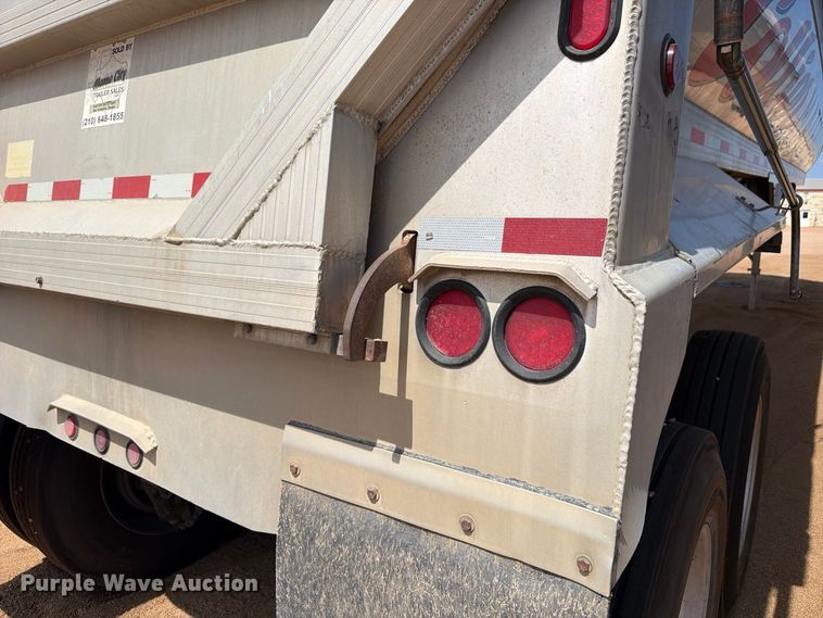 image for item FB8343 2017 Travis 39FT. S/97 end dump trailer