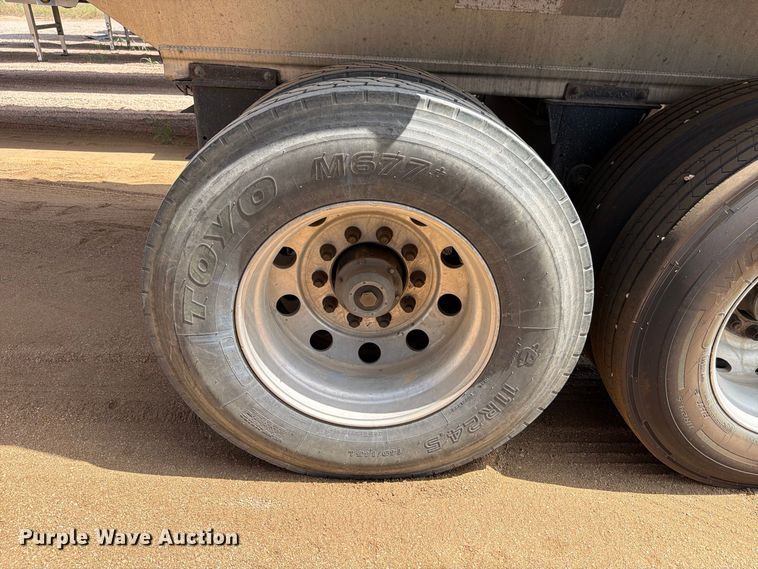 image for item FB8343 2017 Travis 39FT. S/97 end dump trailer
