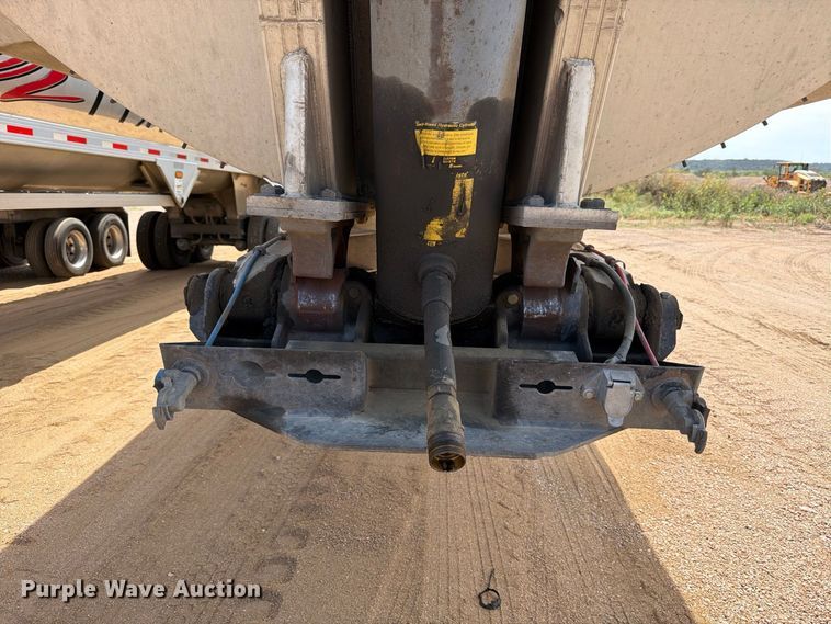 image for item FB8344 2017 Travis 39FT. S/97 end dump trailer