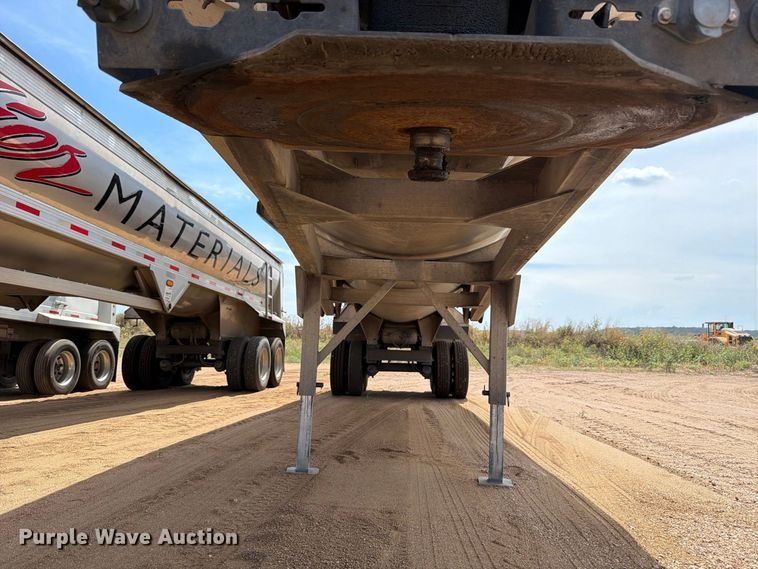 image for item FB8344 2017 Travis 39FT. S/97 end dump trailer
