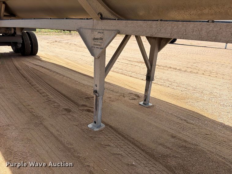 image for item FB8344 2017 Travis 39FT. S/97 end dump trailer