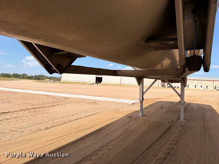 image for item FB8344 2017 Travis 39FT. S/97 end dump trailer