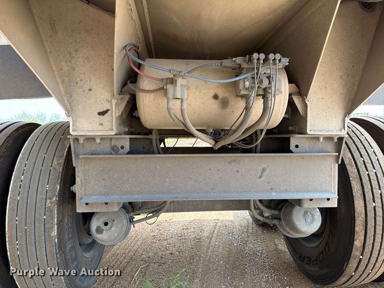 image for item FB8344 2017 Travis 39FT. S/97 end dump trailer