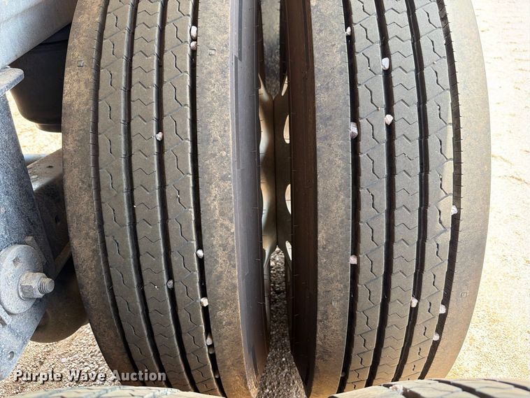 image for item FB8344 2017 Travis 39FT. S/97 end dump trailer