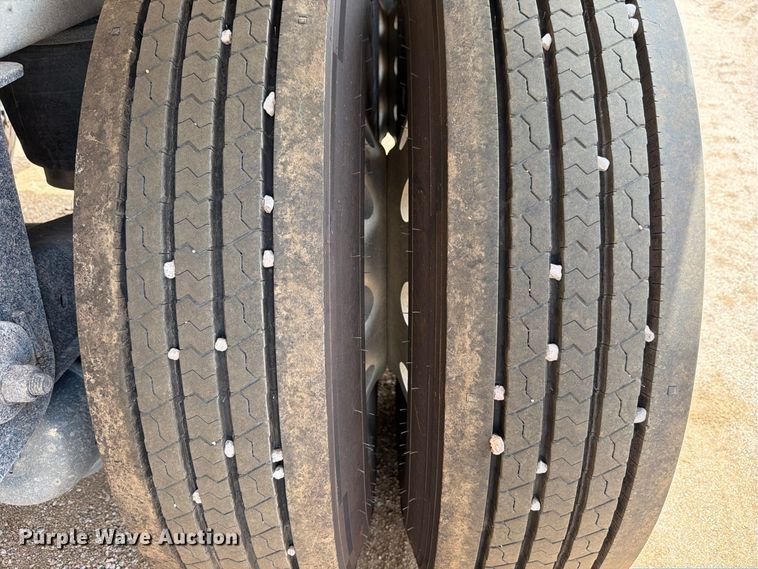 image for item FB8344 2017 Travis 39FT. S/97 end dump trailer