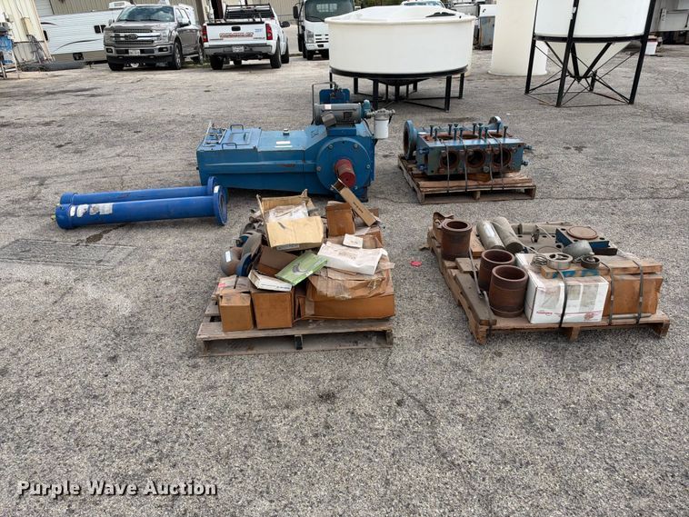 image for item FB8352 FMC M2836 API pump